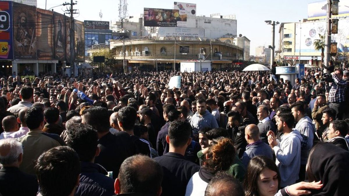 Irak Kürdistan Bölgesel Yönetimi\'nde Protestolar: Parti Binaları Ateşe Verildi