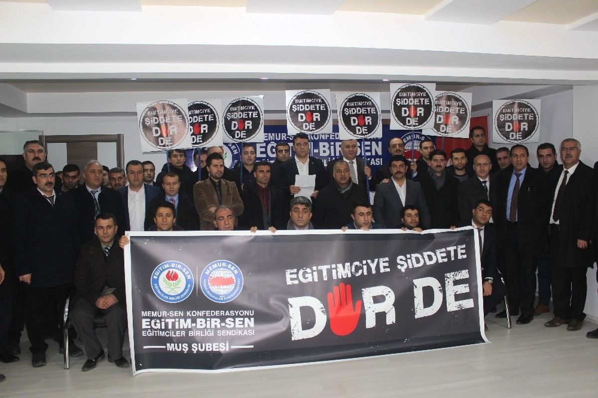 İzmir\'de Okul Müdürünün Öldürülmesi