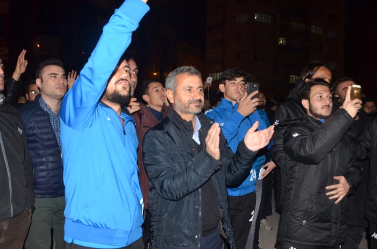 Kırşehir Belediyespor\'a Coşkulu Karşılama
