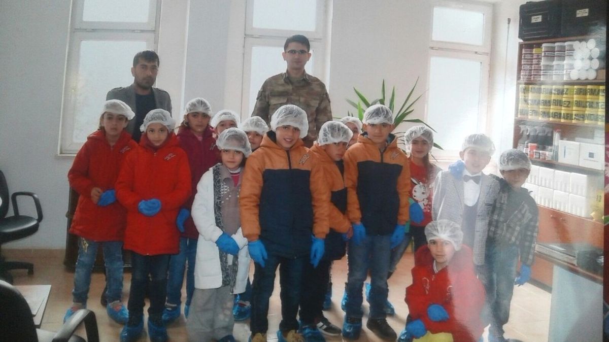 Öğrenciler Askerlerle Bir Araya Geldi