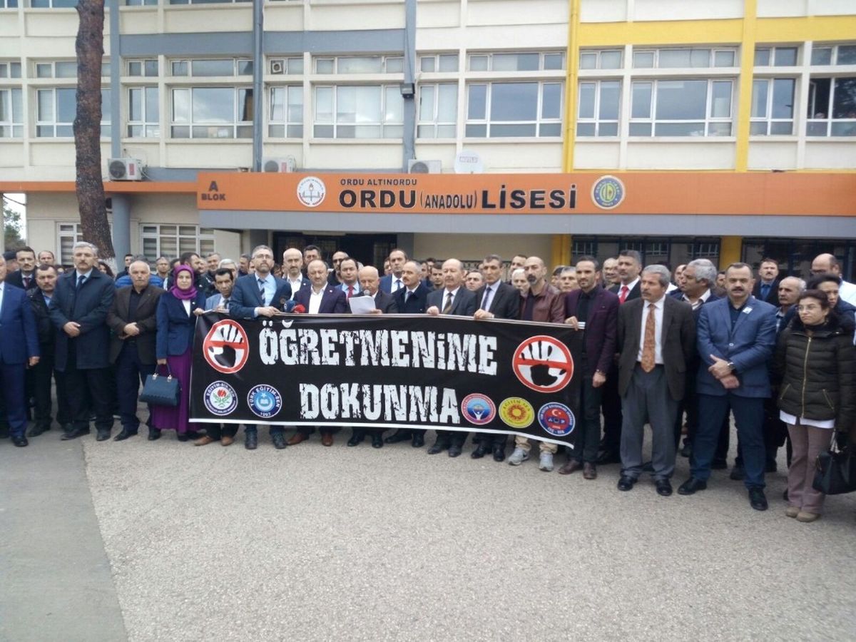 Ordu\'da Sendikalardan Öğretmen Cinayetine Protesto
