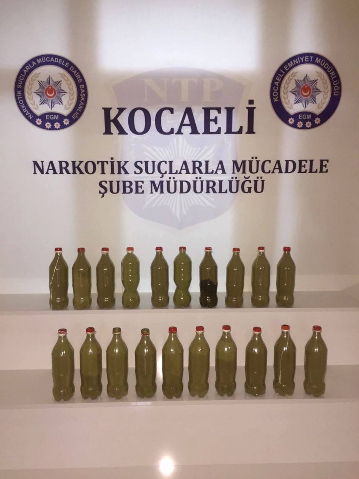 Pet Şişeler İçerisinde 11.5 Kilo Esrar Ele Geçirildi