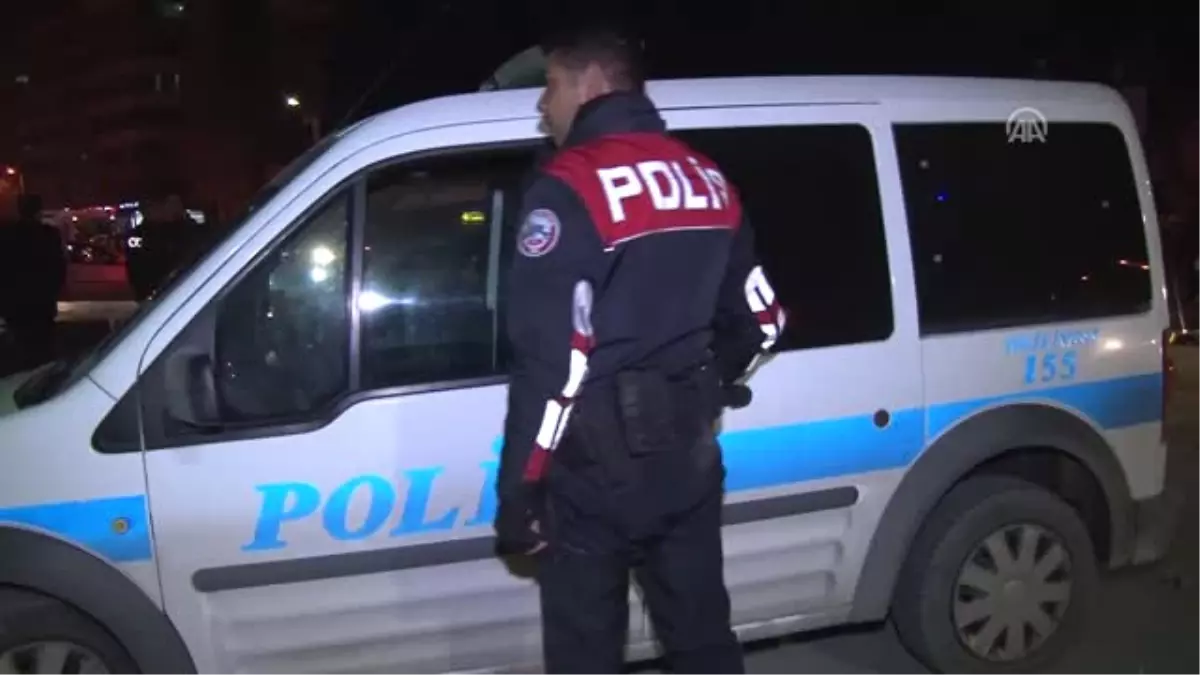 Polisten Kaçarken 1\'i Polis 4 Araca Çarptı