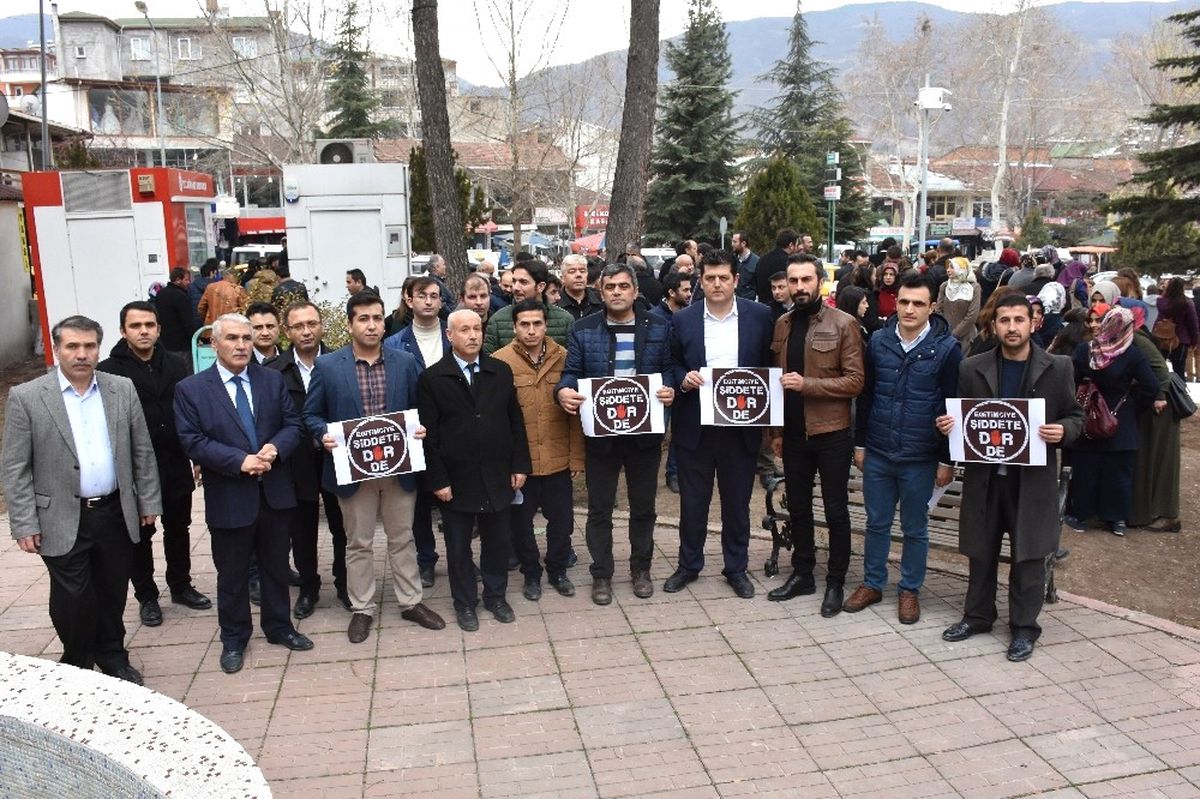 Reşadiye\'de \'Eğitimciye Şiddete Dur De\' Eylemi