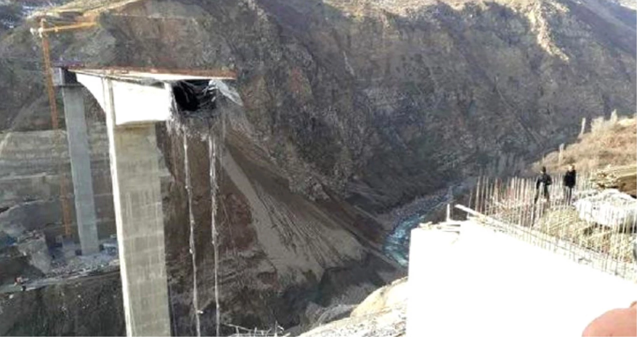 Türkiye\'nin En Büyük Viyadük Asma Köprüsü, Hizmete Açılamadan Çöktü