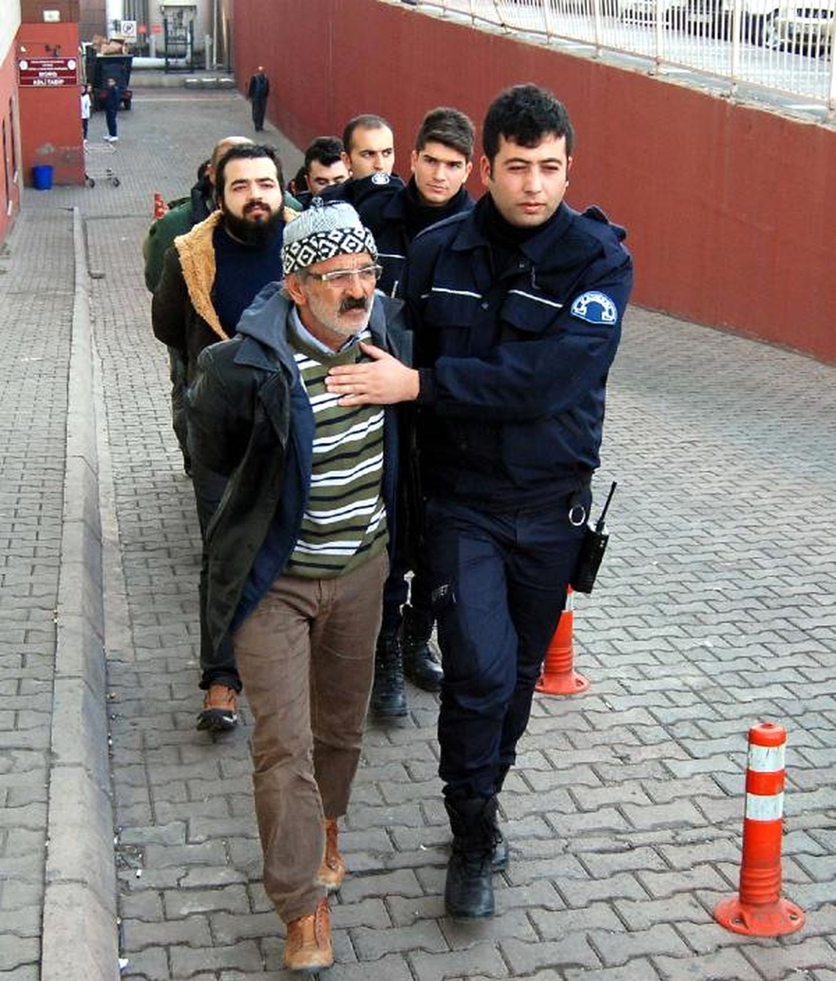 Terör Örgütü Propagandası Yapan 5 Kişi Adliyede