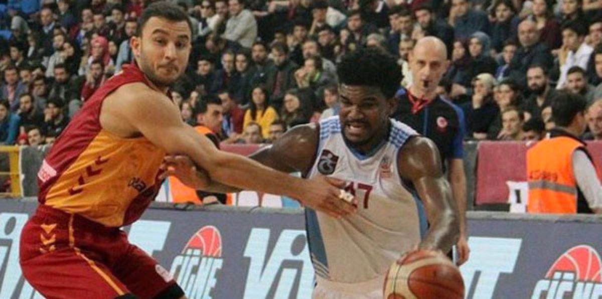 Trabzonspor\'da Eldridge\'ye Yönelik Tehdit Mesajlarına Kınama