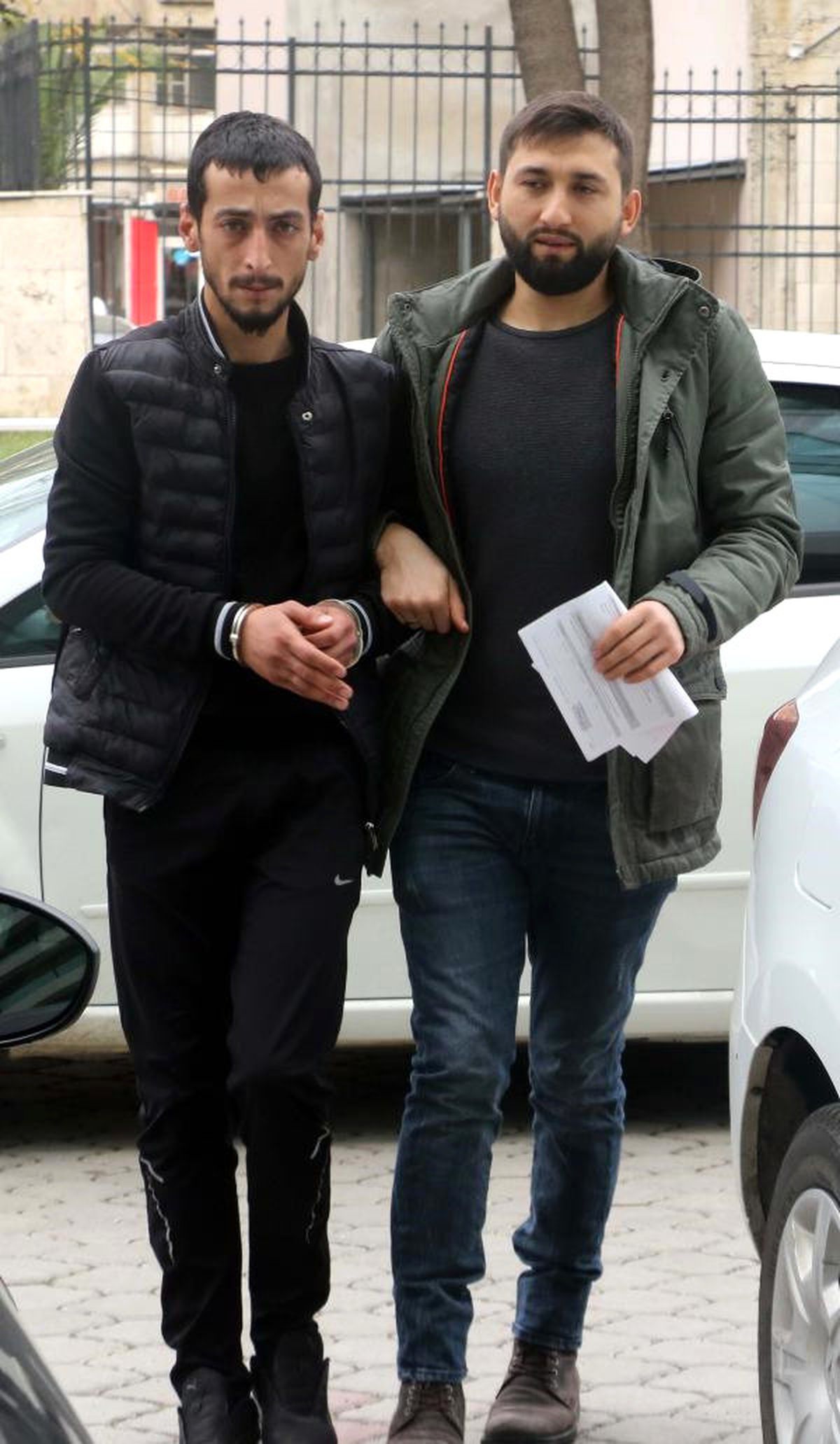 Uyuşturucu Ticaretine İki Gözaltı