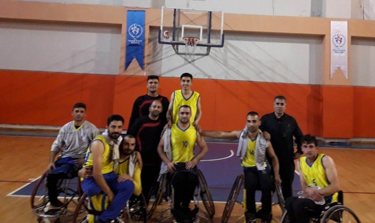 Vanlı Engelliler İzmir Ekibini Farklı Mağlup Etti