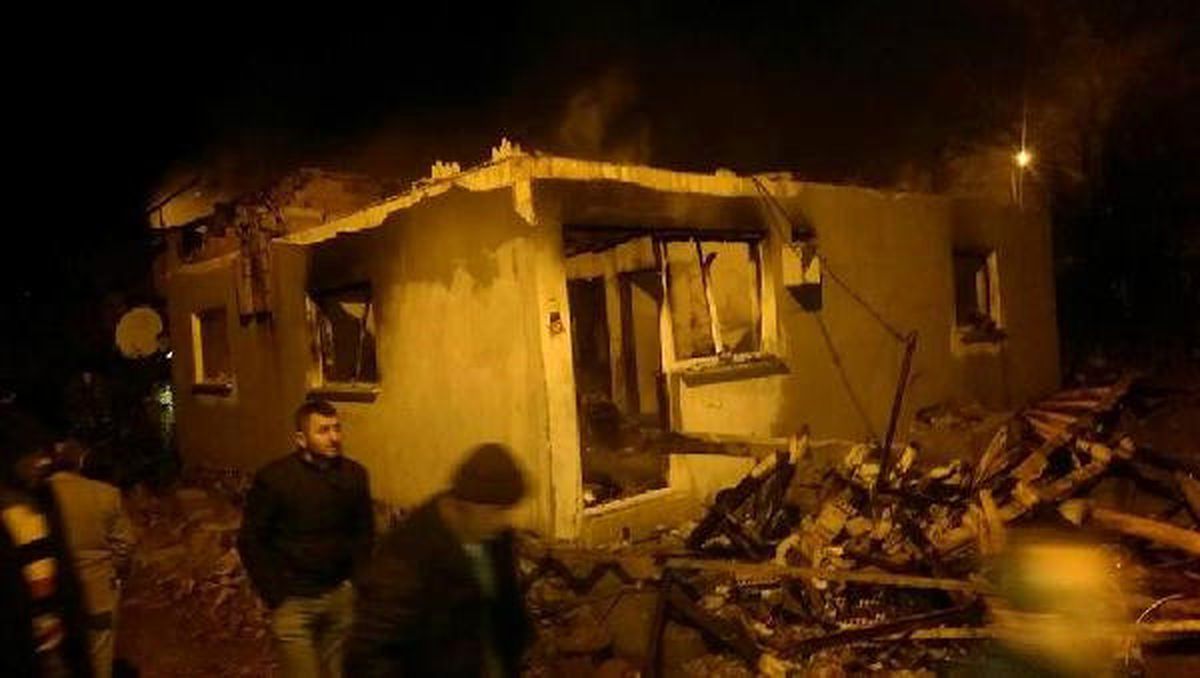 Alevler, İki Evi Küle Çevirdi