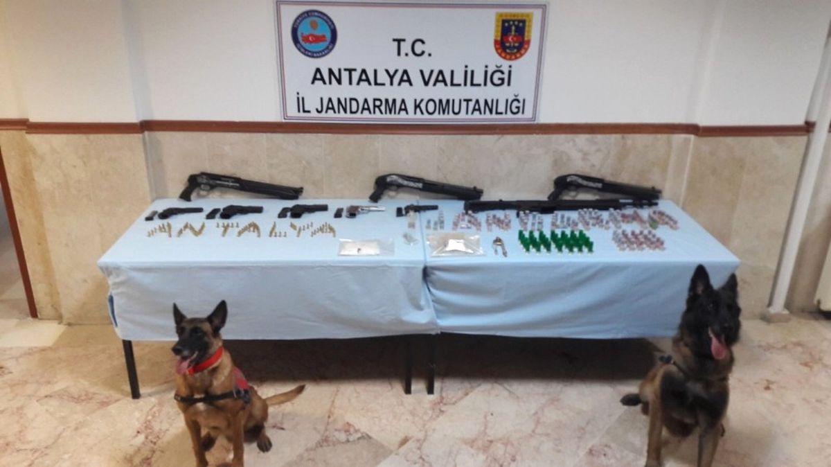 Antalya\'da Uyuşturucu Operasyonu