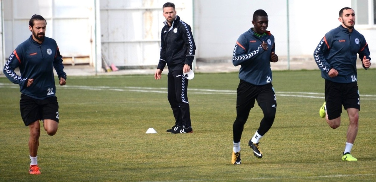 Atiker Konyaspor\'da Fenerbahçe Maçı Hazırlıkları Başladı