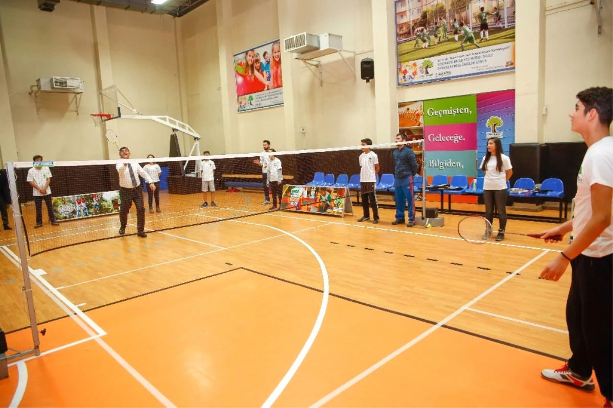Badminton ve Satrançta Şampiyonlar Ödüllendirildi