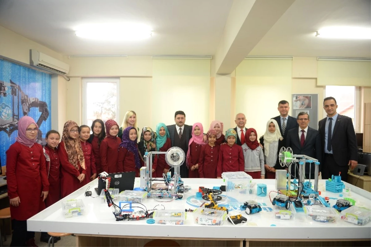 Başkan Avcı\'dan Öğretmen ve Öğrencilere Ziyaret