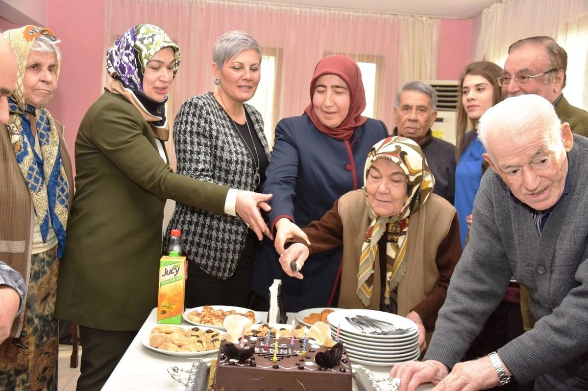 Bayan Köşger\'den Anlamlı Ziyaret