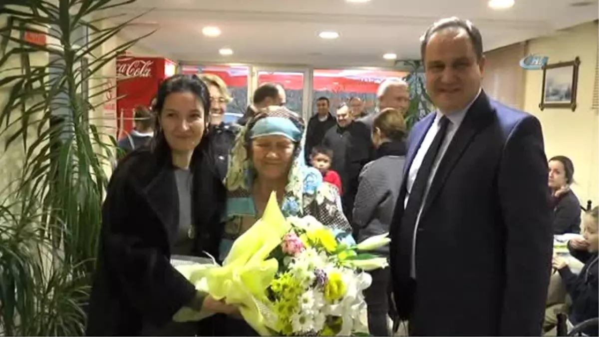 Belediye Başkanından 106 Yaşına Giren "Nazlı Anne"Ye Doğum Günü Sürprizi