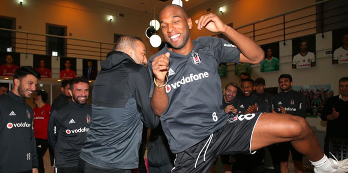 Beşiktaş\'ta Babel\'in Doğum Günü Kutlandı