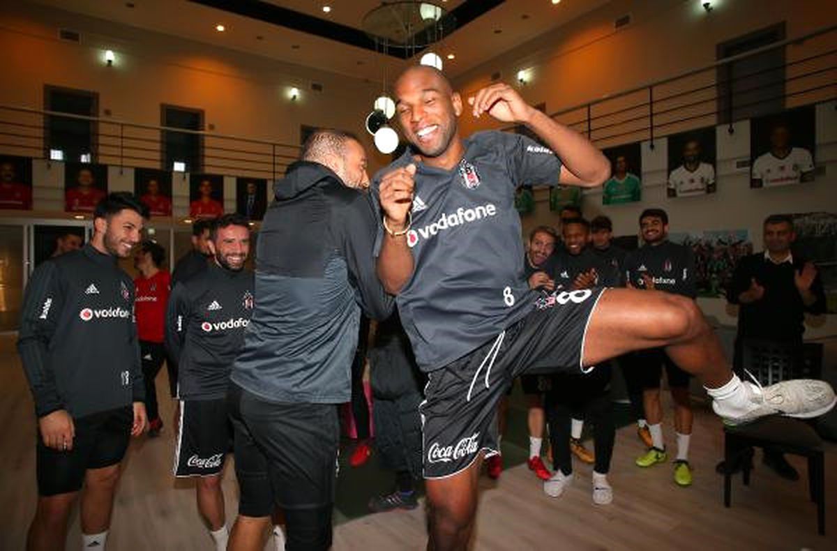 Beşiktaş\'ta Talisca Antrenmanı Yarıda Bıraktı