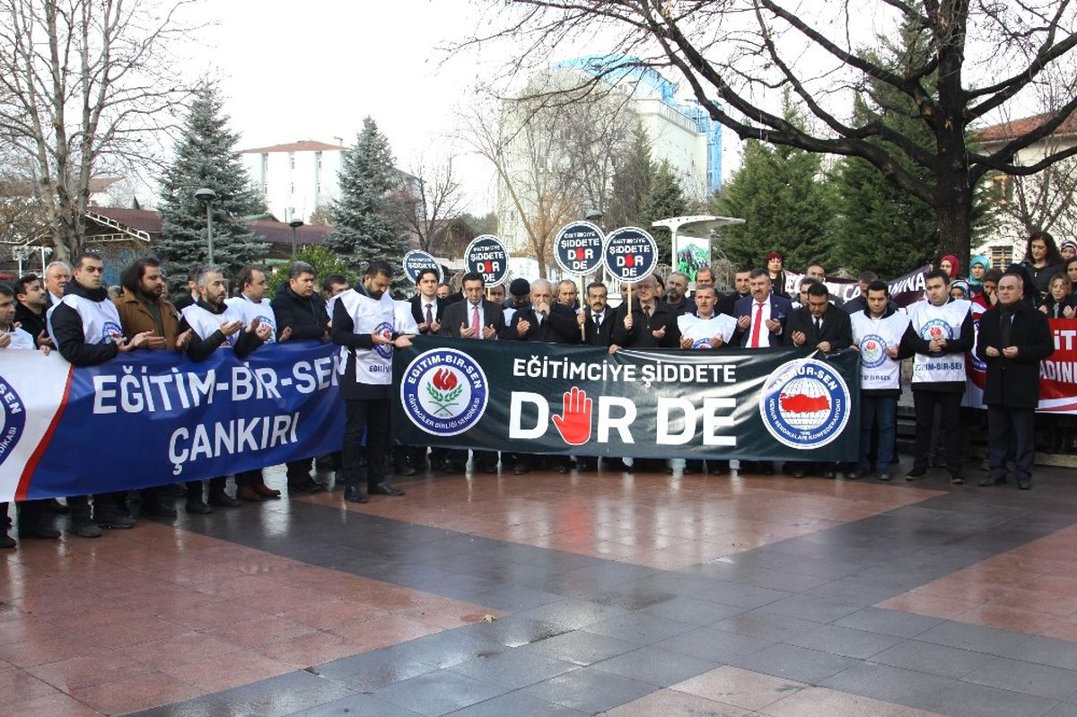 Çankırı\'daki Eğitimcilerden Protesto