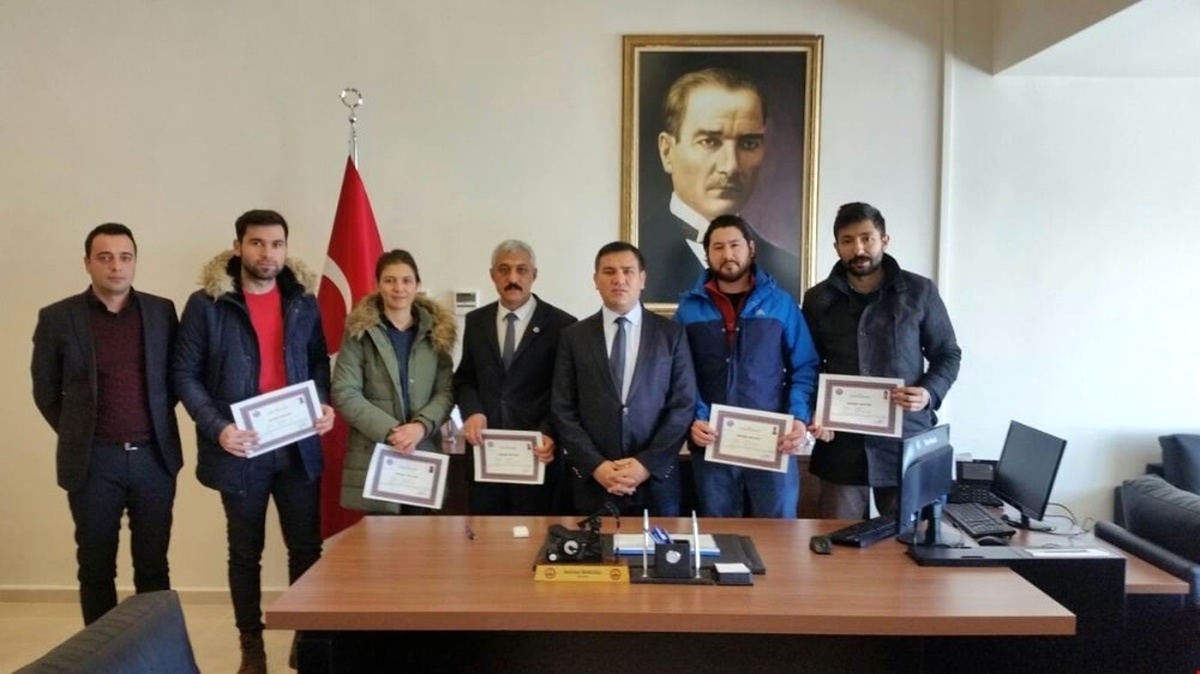 Çıldır Kaymakamından İstihbarat ve Kaçakçılık Ekiplerine Başarı Belgesi