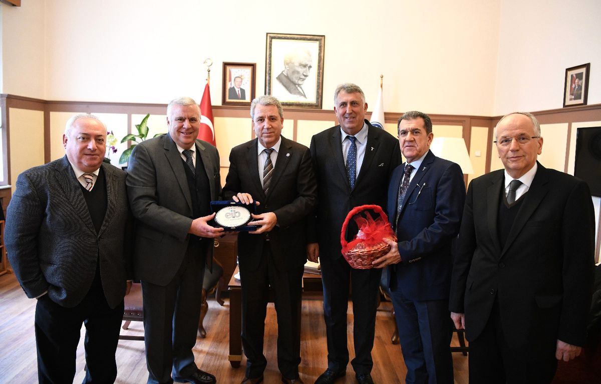 Ege Üniversitesi İhracatçılarla da El Ele