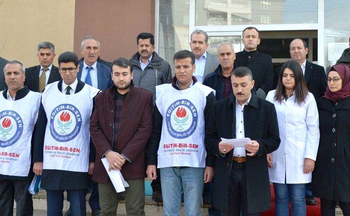 Eğitimcilere Yapılan Şiddet Erciş\'te Protesto Edildi