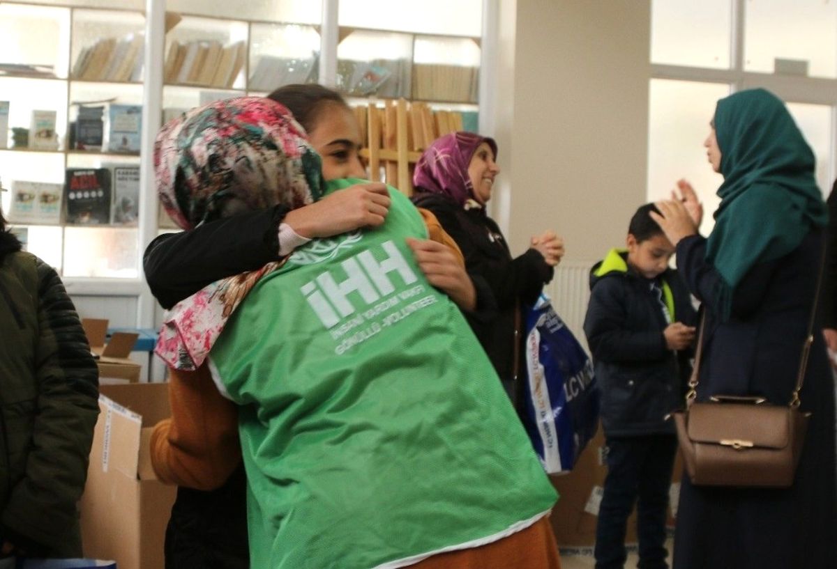 Elazığ\'da Yetim Çocuklara Kaban Yardımı Yapıldı