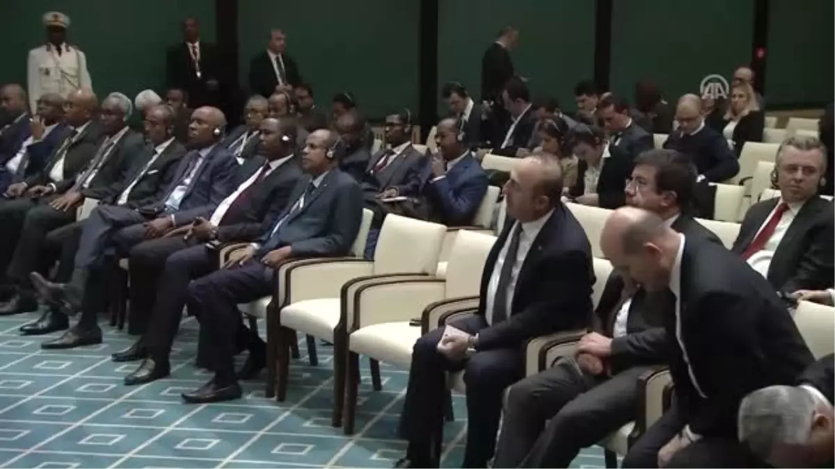 Guelleh: "(İit Olağanüstü Zirvesi) Bu Zirvenin Sonuçlarını Memnuniyetle Karşılıyorum"