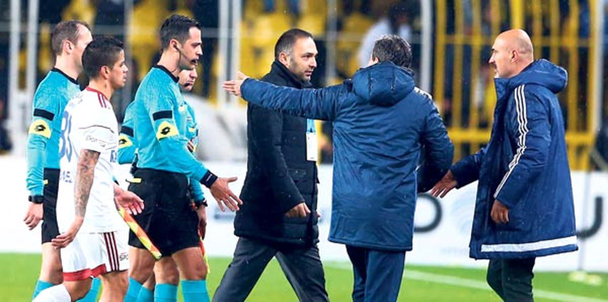 Hakeme İsyan