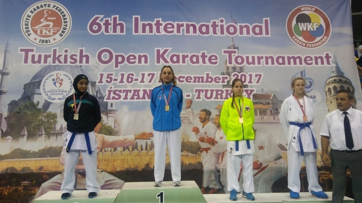Kağıtsporlu Kareteciler İstanbul\'dan 8 Madalya ile Döndü