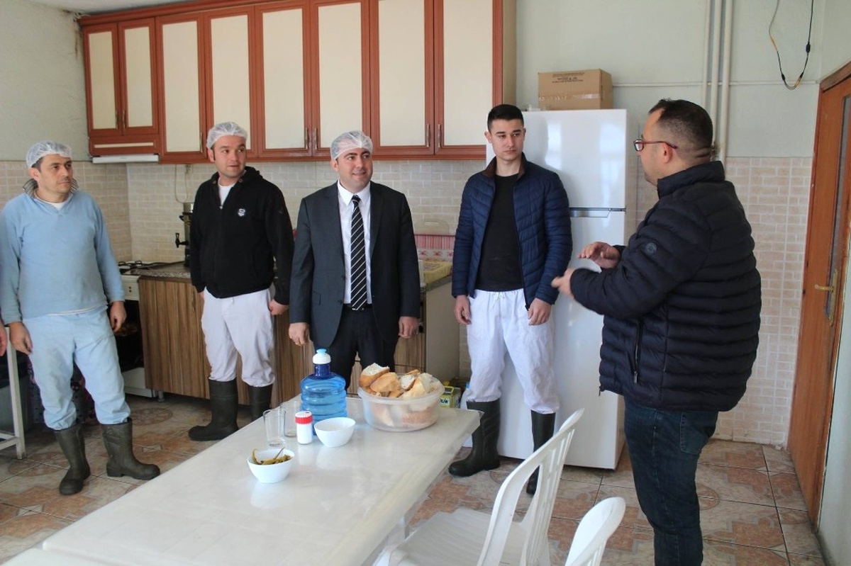 Kaymakam Karataş, Süt Ürünleri Tesislerini İnceledi