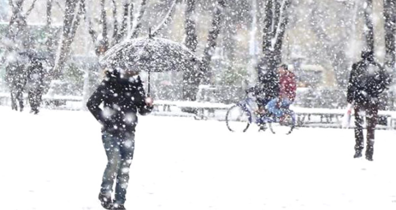 Meteoroloji Uzmanı Orhan Şen: İstanbul\'a Pazar ve Pazartesi Kar Geliyor