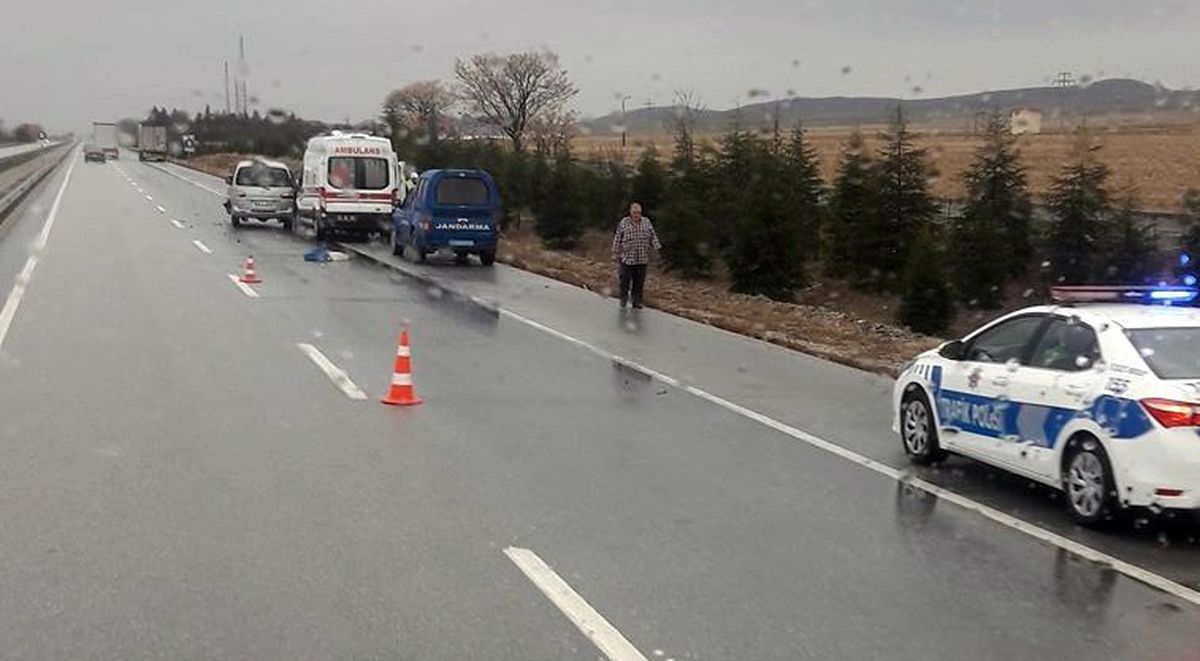 Minibüs ile Tırın Karıştığı Kazada 6 Kişi Yaralandı