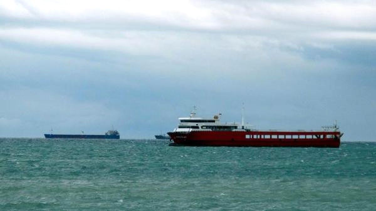 Poyraz, Marmara Denizi\'nde Ulaşımı Olumsuz Etkiledi