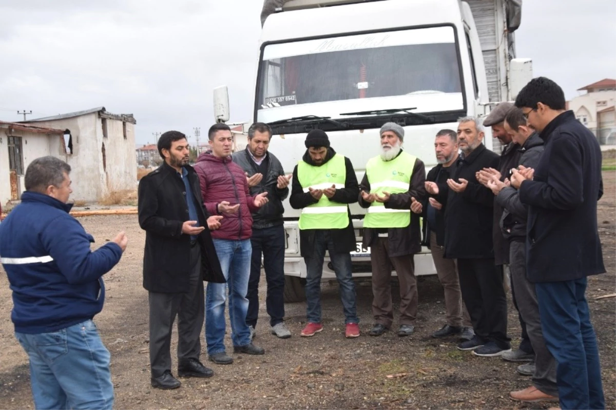 Şuhut\'dan, Suriyeli Mültecilere 1 Kamyon Dolusu Patates Gönderildi