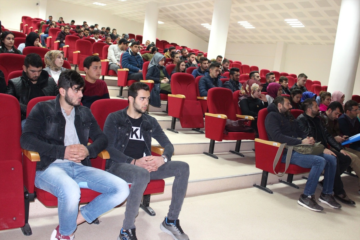 Tokat\'ta "Gençlik ve Güvenli Gelecek" Konferansı
