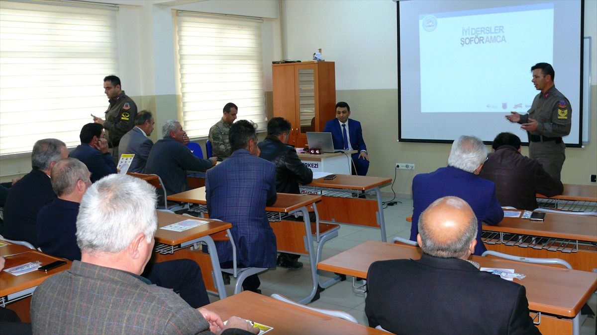 Tokat\'ta Öğrenci Servisi Şoförlerine Eğitim Verildi