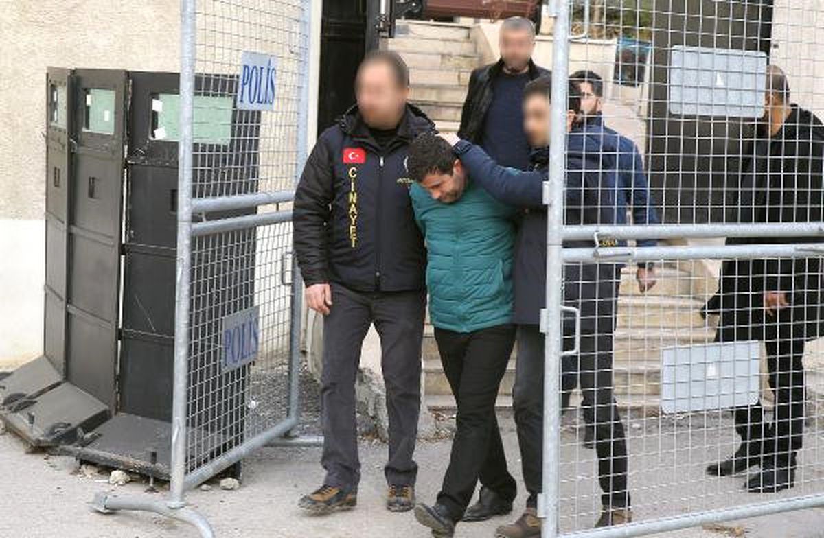 Van\'da Haklarında Arama Kararları Bulunan 2 Kişi Tutuklandı