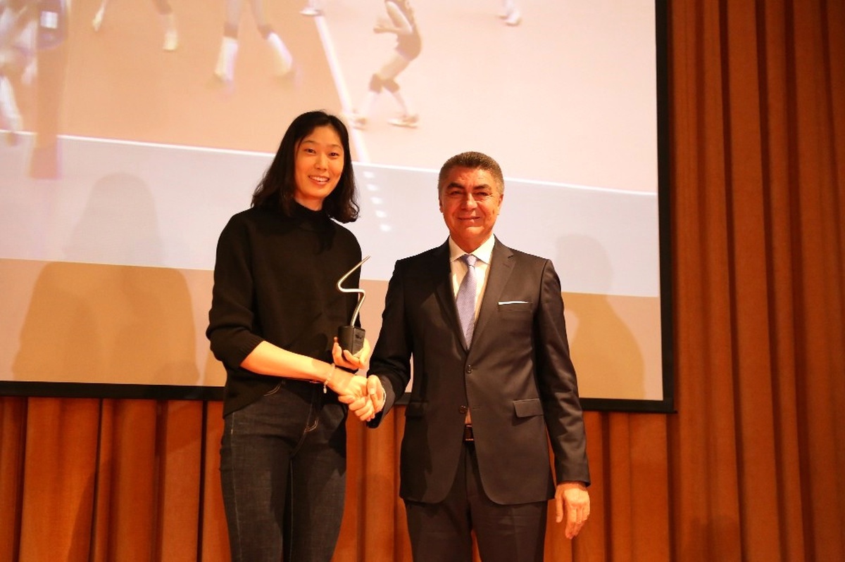 Yılın En İyi Voleybolcusu Zhu Ting