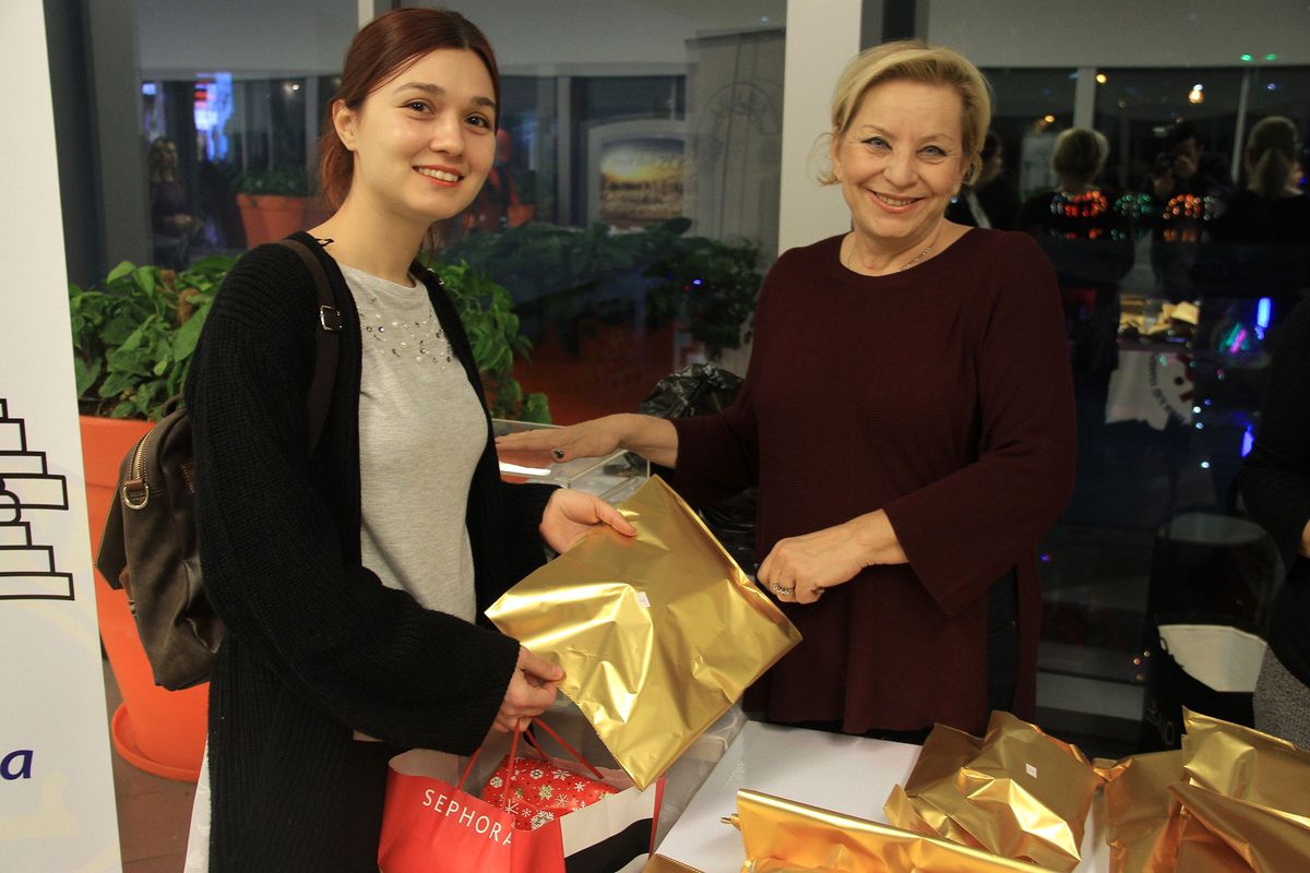 Agora Lions\'tan Kitvak Yararına Kermes