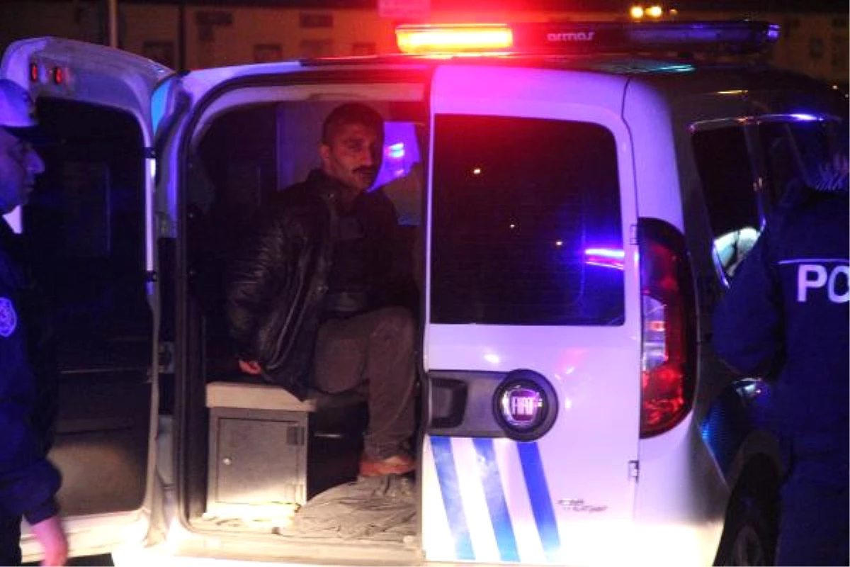 Alkollü ve Ehliyetsiz Araç Kullandı, Polis Aracına Çarptı