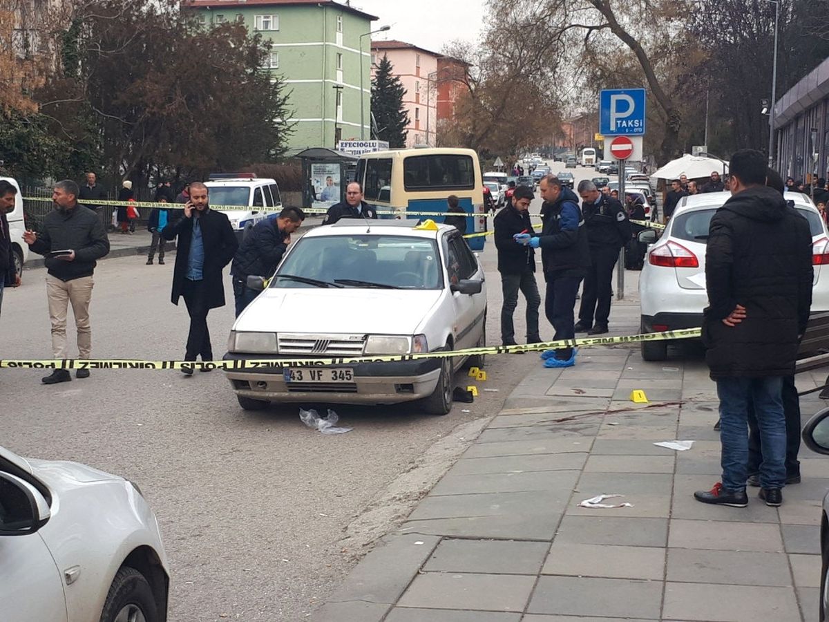 Ankara\'da Otomobile Silahlı Saldırı: 1 Ölü, 1 Yaralı