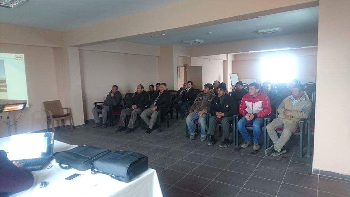 Aslanapa\'da Üreticilere Seminer