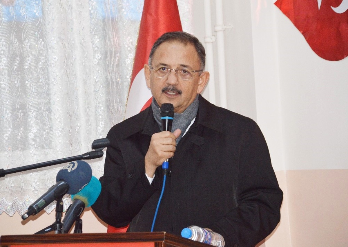 Bakan Özhaseki: "Türkiye\'nin Yeraltında Deprem, Yerüstünde Fetö ve PKK Belaları Var"