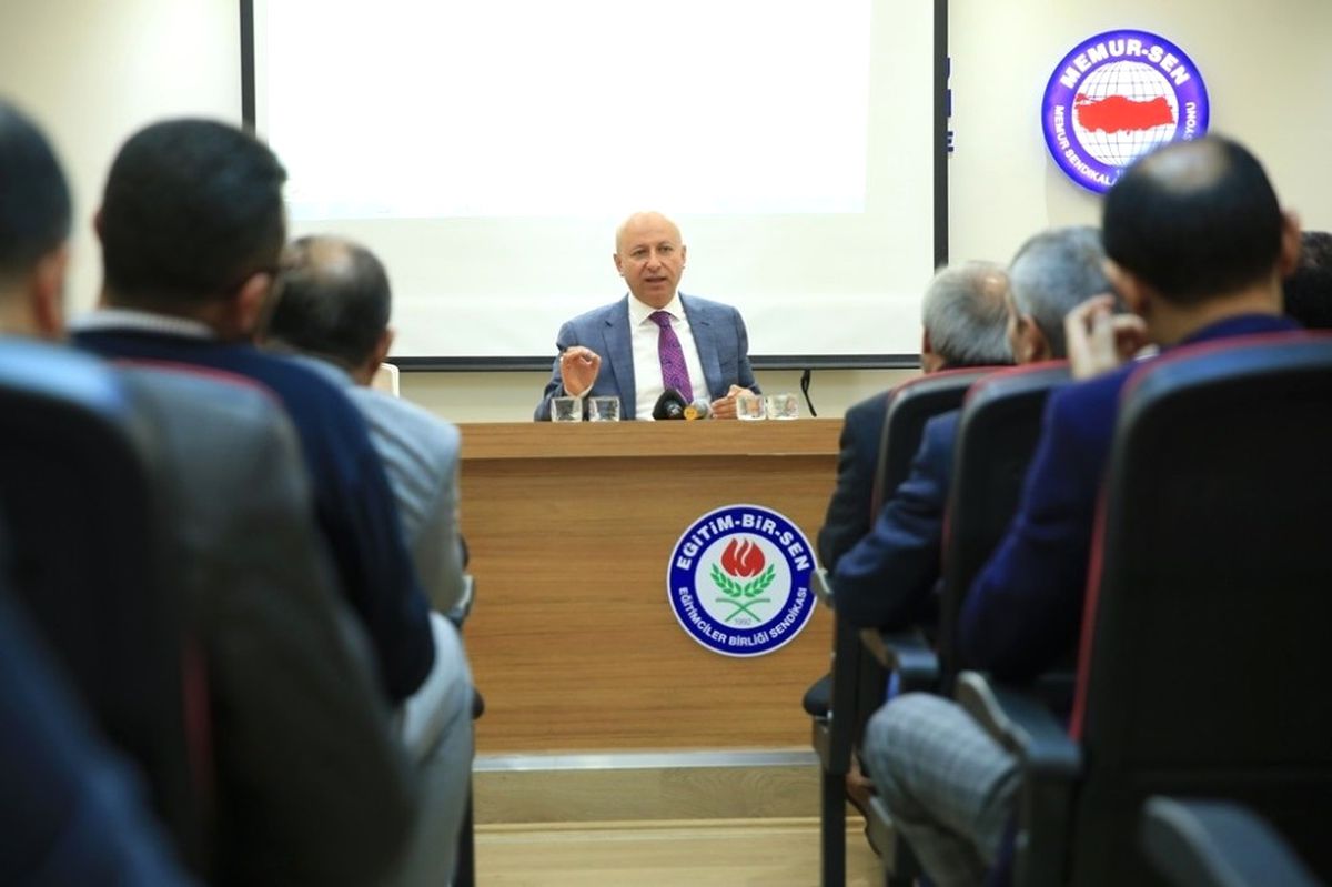 Başkan Çolakbayrakdar, Eğitim-Bir-Sen\'e Konuk Oldu