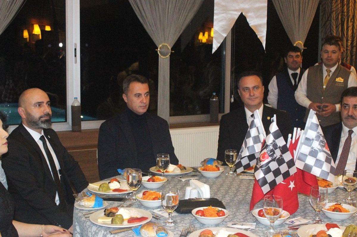 Beşiktaş Başkanı Orman, Taraftarın Onur Yemeğine Katıldı