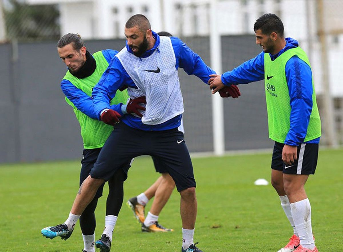 Burak Yılmaz\'dan Halis Özkahya\'ya Gönderme