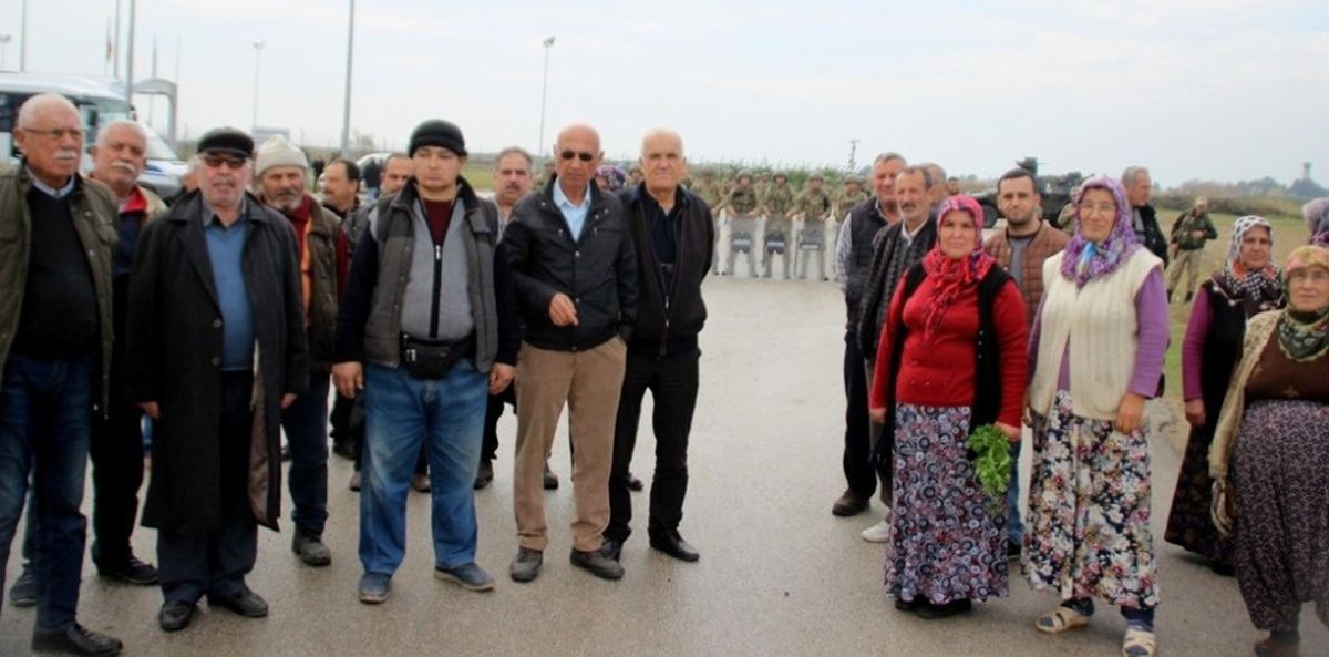Burnaz Plajı\'ndaki Barakaların Yıkımına Başlandı