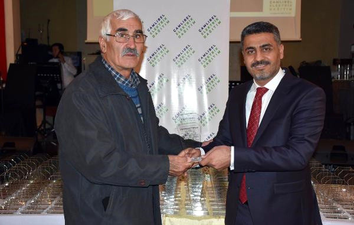 Çedaş\'tan İşbirliği Yapan Muhtarlara Plaket