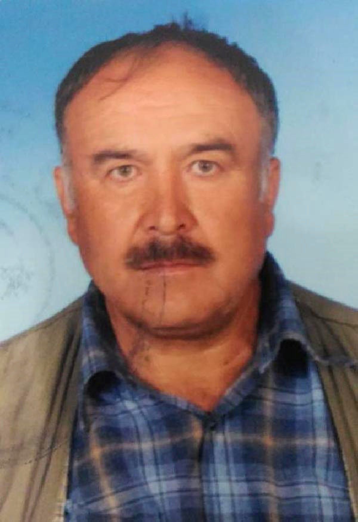 Çiftçi Evinde İntihar Etti